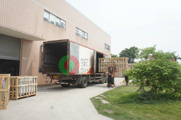 江西客戶向我公司訂購切菜機、渦流洗菜機、脫水機等蔬菜加工設備