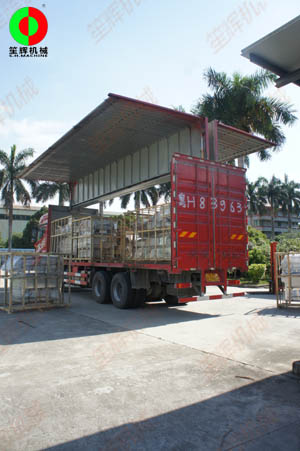 客戶四套渦流洗菜機組順利完工裝車出貨！