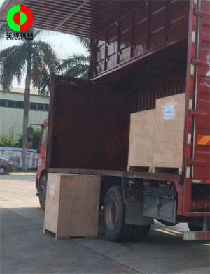 越南客戶訂購的水產(chǎn)加工設(shè)備裝車發(fā)貨，按期交付！