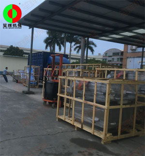 兩批客戶訂購的兩批蔬果加工設(shè)備同時(shí)裝車發(fā)貨！