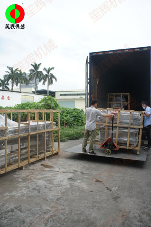 江蘇客戶訂購的多套渦流洗菜機(jī)組裝車發(fā)貨！